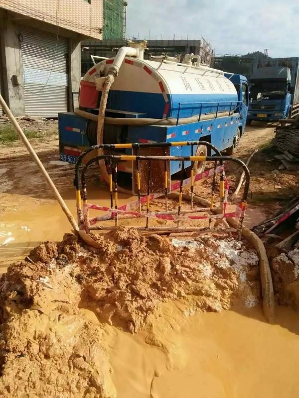 军垦路街道工地淤泥清淤