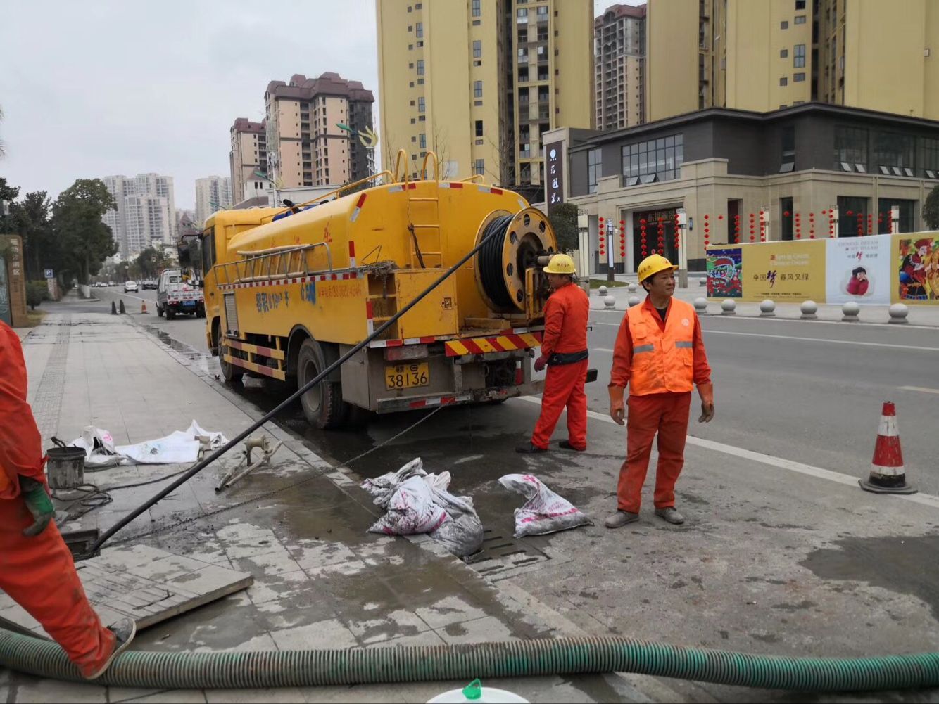 军垦路街道排污管道清淤-管道清洗