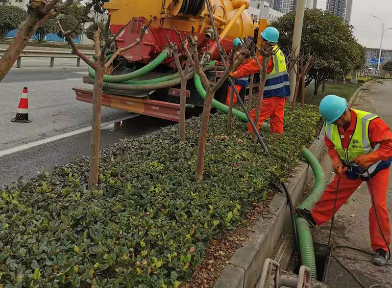 军垦路街道市政管道清淤